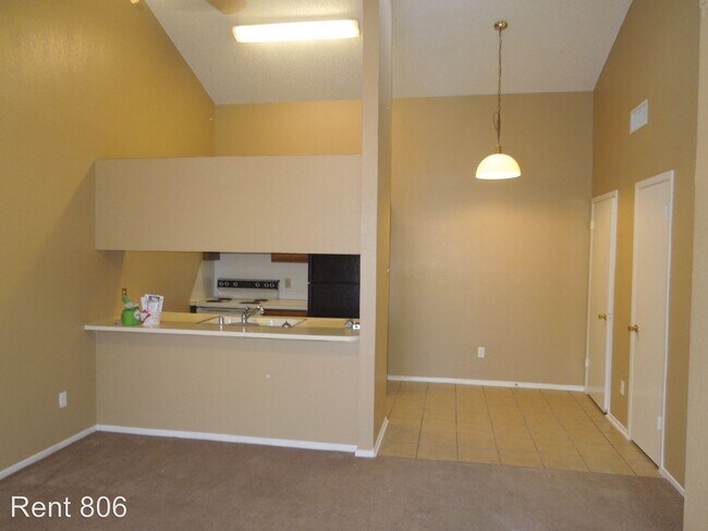 123 N Troy Ave in Lubbock, TX - Building Photo - Building Photo