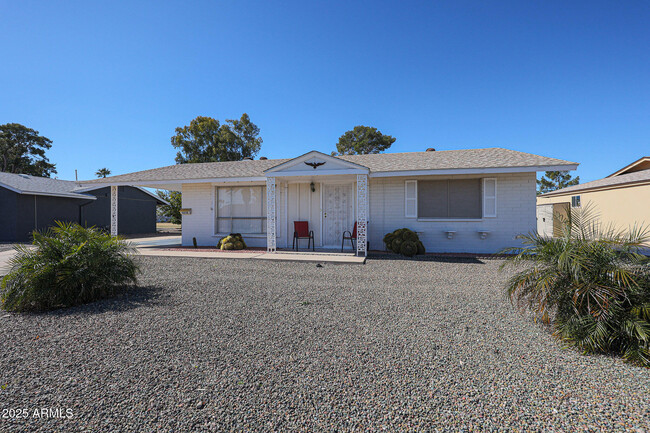 12238 N 105th Ave in Sun City, AZ - Foto de edificio - Building Photo