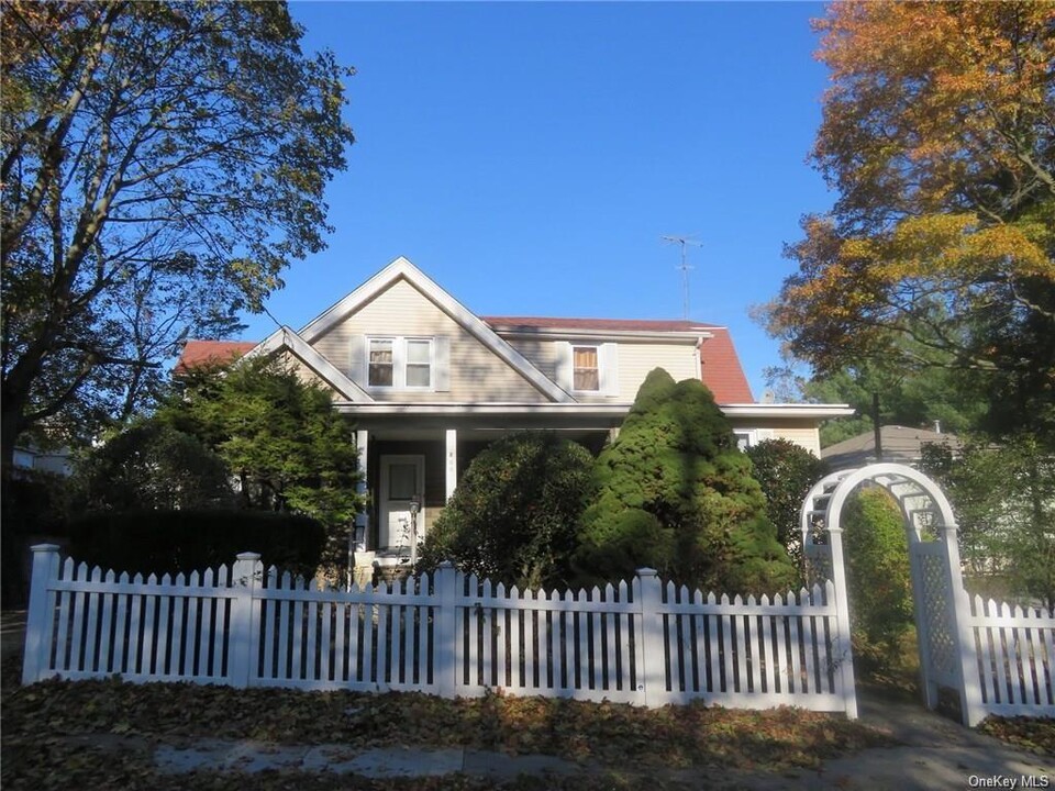 266 Fifth Ave in New Rochelle, NY - Building Photo