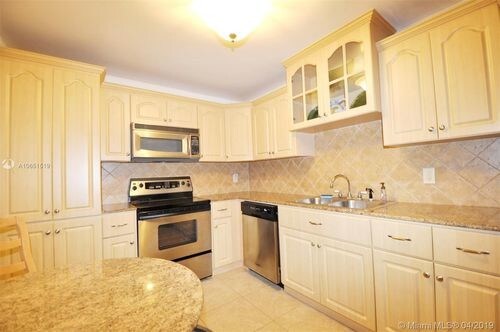 1904 S Ocean Dr-Unit -50E in Hallandale Beach, FL - Building Photo - Building Photo