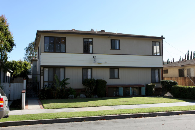 826 Euclid Ave in Long Beach, CA - Building Photo - Building Photo