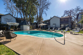 Danville Park Apartments in Danville, CA - Foto de edificio - Building Photo