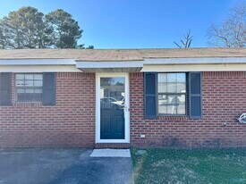 508 McClellan St E in Athens, AL - Building Photo