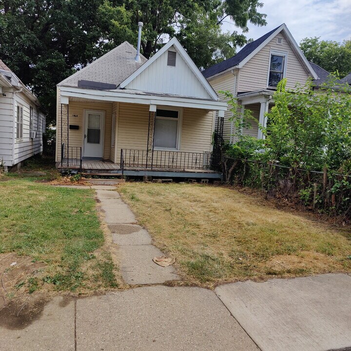 1824 N Gale Ave in Peoria, IL - Building Photo