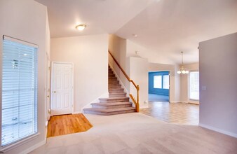 1229 E Summerplace St in Meridian, ID - Foto de edificio - Building Photo