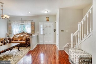 137 Cromwell Dr in Trenton, NJ - Building Photo