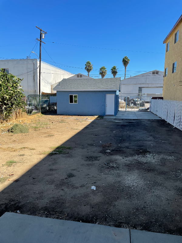 2236 Lewis Ave in Long Beach, CA - Building Photo - Building Photo