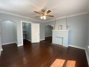 1106 E 36th St in Tulsa, OK - Foto de edificio - Building Photo