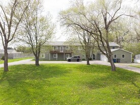 9492 Linden Rd in Swartz Creek, MI - Building Photo