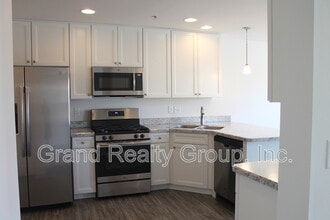 7106 Country Club Hills Dr in Fox Lake, IL - Building Photo - Building Photo