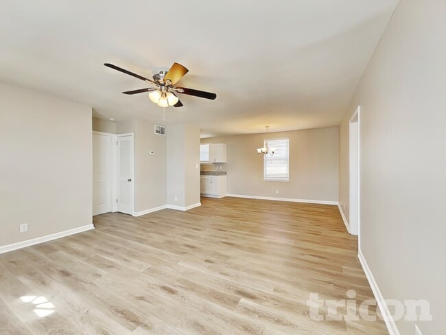 213 Walnut Crest Dr in Gallatin, TN - Building Photo - Building Photo