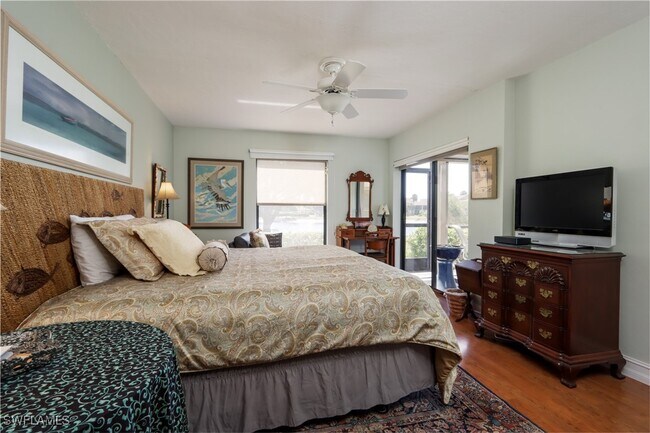 505 Lake Louise Cir in Naples, FL - Building Photo - Building Photo