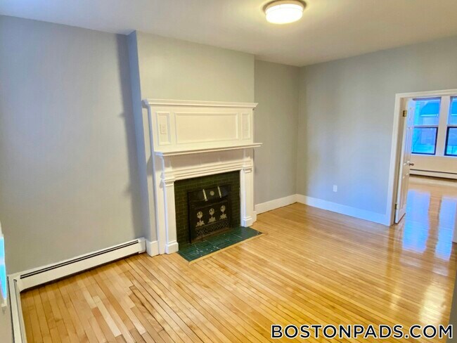8 Royce Rd in Boston, MA - Building Photo - Building Photo