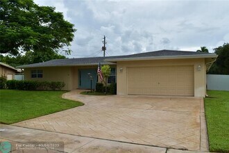 7340 NW 11th Ct in Plantation, FL - Building Photo - Building Photo