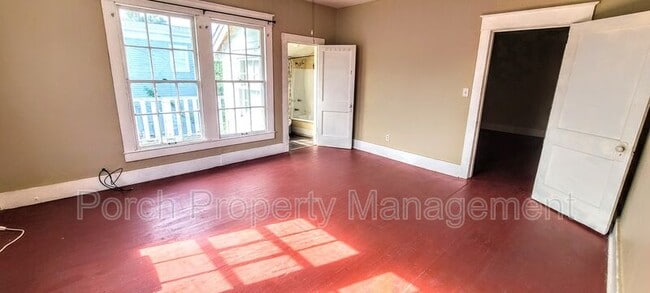 320 N Barcelona St in Pensacola, FL - Building Photo - Building Photo