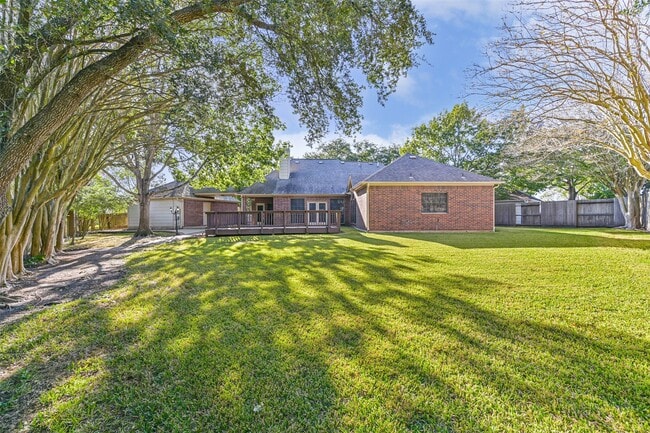 property at 2334 Pin Hook Ct