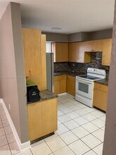 2833 NW 101st St-Unit -A in Miami, FL - Building Photo - Building Photo