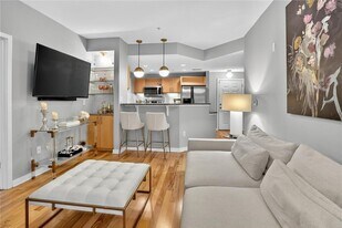 390 17th St NW in Atlanta, GA - Building Photo