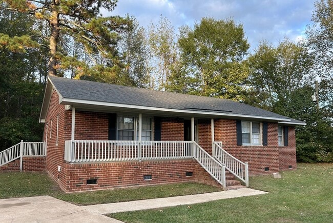112 Nora Ln in Rocky Mount, NC - Building Photo - Building Photo