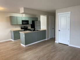 11701 Birch Trail Cir, Unit B in Anchorage, AK - Building Photo