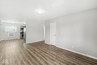 10291 Medallion Dr in Indianapolis, IN - Building Photo - Building Photo