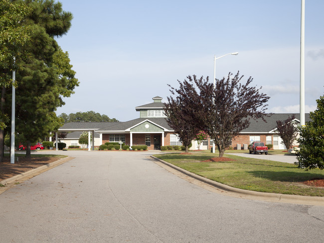 Legion Manor Apartments in Hope Mills, NC - Building Photo - Building Photo