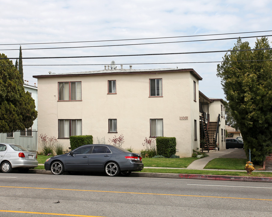 VAN in Van Nuys, CA - Building Photo