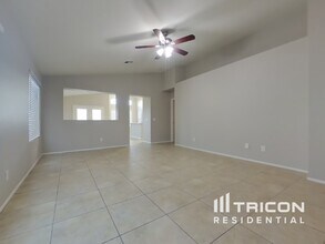 8334 W Baxter Dr in Phoenix, AZ - Building Photo - Building Photo