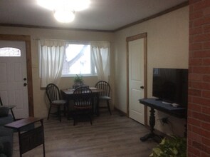 39 Oakland St in Rochester, NY - Foto de edificio - Building Photo