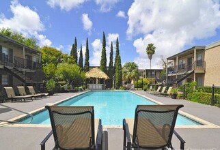 The Veranda Apartments in Corpus Christi, TX - Building Photo - Building Photo