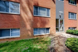 Eastdale Apartments in Riverdale, MD - Foto de edificio - Building Photo
