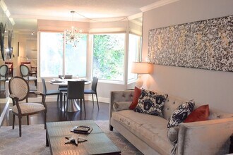 240 Lombard St in San Francisco, CA - Building Photo - Building Photo