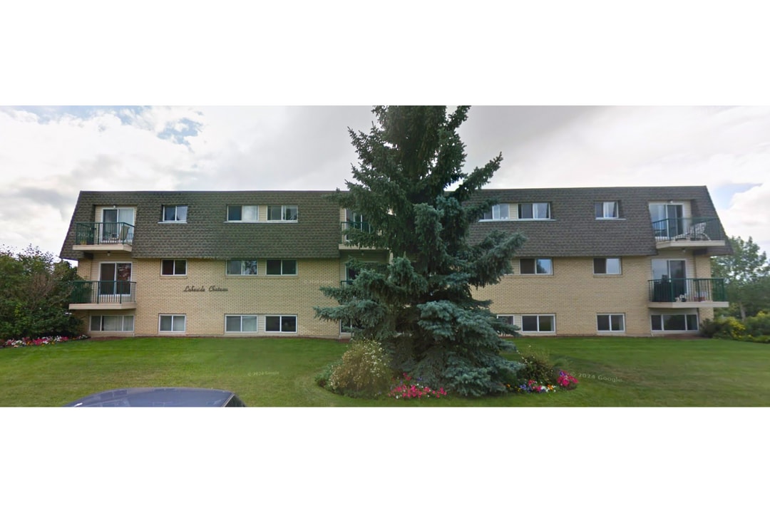 10327-10107 107 Ave in Grande Prairie, AB - Building Photo