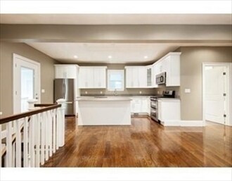 686 E 8th St, Unit 1 in Boston, MA - Building Photo