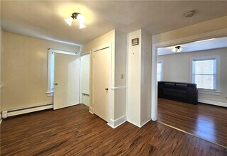 156 Beechwood Ave-Unit -2 in New Rochelle, NY - Building Photo - Building Photo