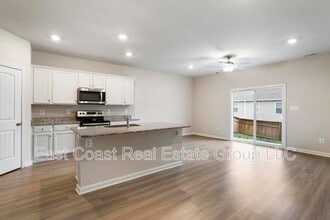 124 Cramsford St in Falling Waters, WV - Building Photo - Building Photo