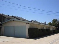 Canyon Drive in Costa Mesa, CA - Building Photo - Building Photo