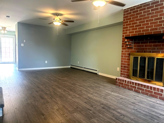 703 Walnut Ridge Dr in Pottstown, PA - Building Photo - Building Photo