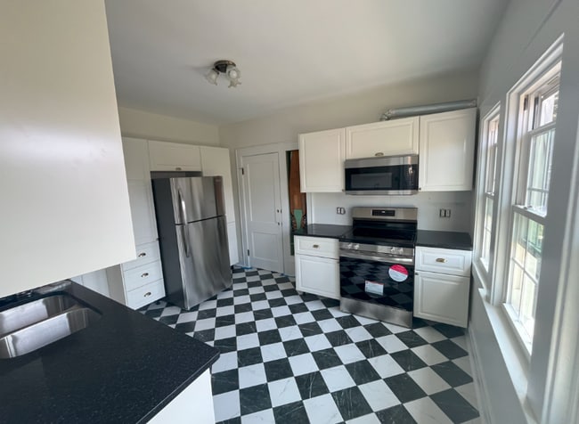 511-513 Summit Ave
