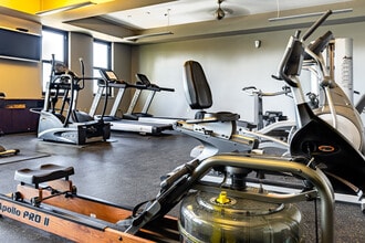 Zona Rosa in Kansas City, MO - Foto de edificio - Interior Photo