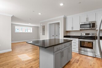 Third and Central Place in Dover, NH - Foto de edificio - Interior Photo