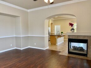 1950 N Todd Hedrick Ln in Clovis, CA - Building Photo - Building Photo