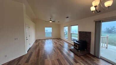 14575 Avenida Central in La Grange, CA - Building Photo - Building Photo