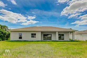 2194 Brancusi Ave in North Port, FL - Building Photo - Building Photo