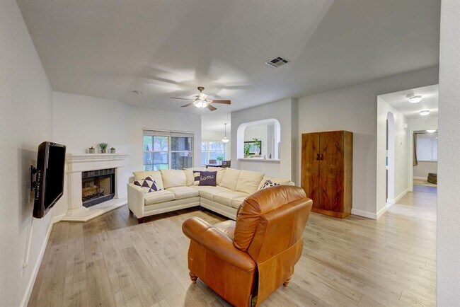 3317 Grasshopper Dr in Austin, TX - Building Photo - Building Photo