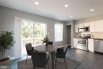 1009 Dartmouth Glen Way in Baltimore, MD - Building Photo - Building Photo