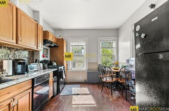 175 River St, Unit 3 in Cambridge, MA - Foto de edificio - Building Photo