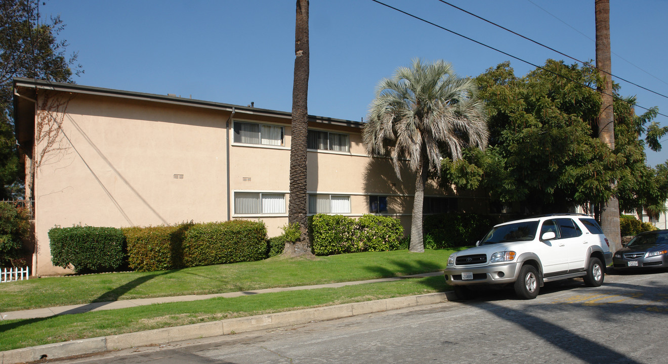Lyndon Capri in South Pasadena, CA - Foto de edificio