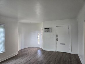 600 E Garfield Ave in Glendale, CA - Building Photo - Building Photo