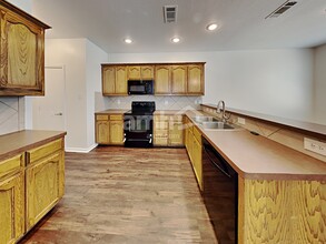 6449 Geneva Ln in Fort Worth, TX - Building Photo - Building Photo